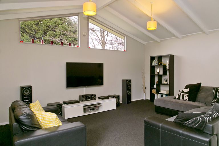 Photo of property in 28 Invergarry Road, Hilltop, Taupo, 3330