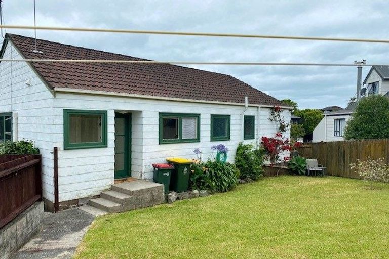 Photo of property in 32 Marendellas Drive, Bucklands Beach, Auckland, 2014
