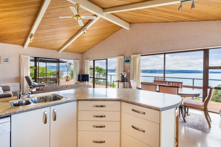 Photo of property in 60 Wakeman Road, Acacia Bay, Taupo, 3330