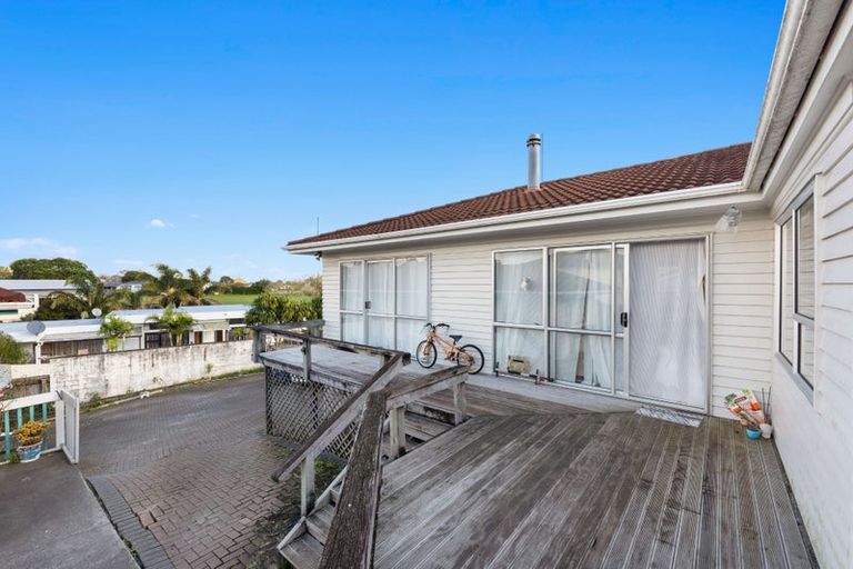 Photo of property in 70 Priestley Drive, Bucklands Beach, Auckland, 2014