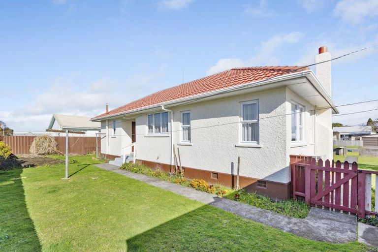 Photo of property in 40 Blake Street, Waitara, 4320