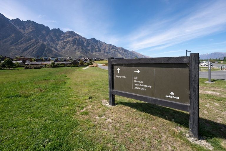 Photo of property in 2 Jacks Point Rise, Jacks Point, Queenstown, 9371