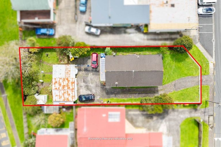 Photo of property in 97 Vodanovich Road, Te Atatu South, Auckland, 0610