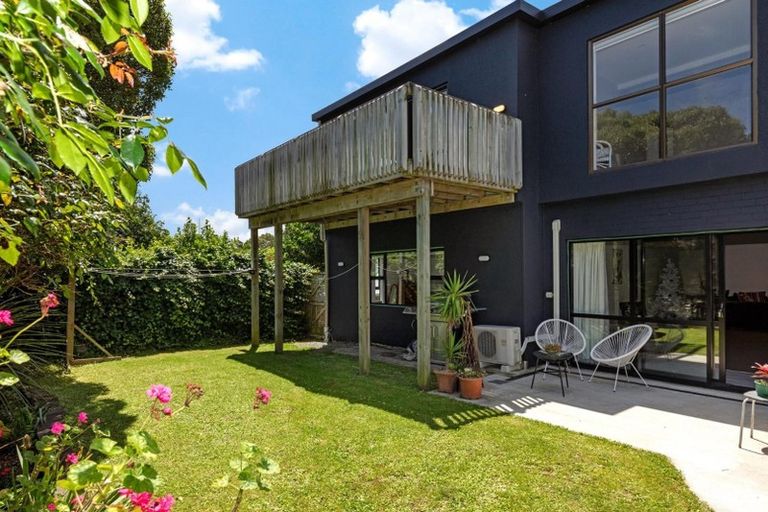 Photo of property in 3 Oak Avenue, Paremata, Porirua, 5024
