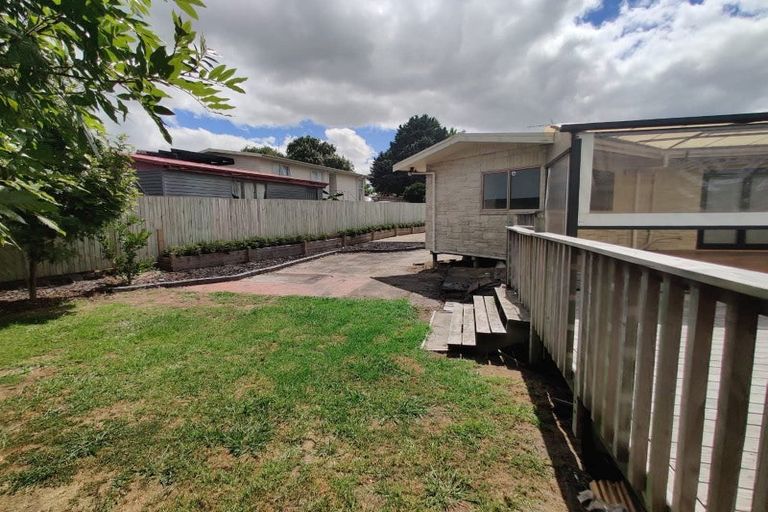 Photo of property in 31 Leaver Place, Weymouth, Auckland, 2103