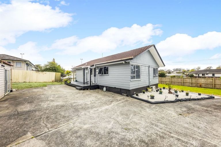 Photo of property in 8 Pesaro Place, Clover Park, Auckland, 2023