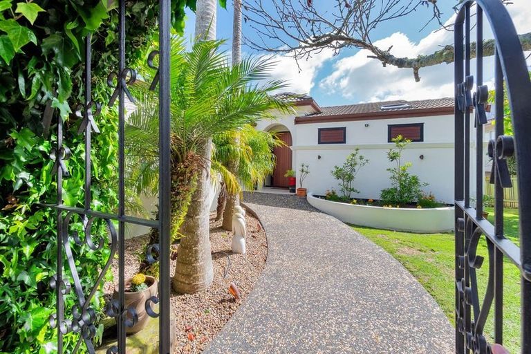 Photo of property in 41 Mayfair Crescent, Mairangi Bay, Auckland, 0630