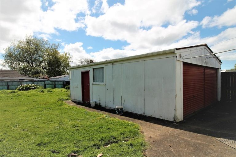 Photo of property in 48 Sunnyside Crescent, Papatoetoe, Auckland, 2025