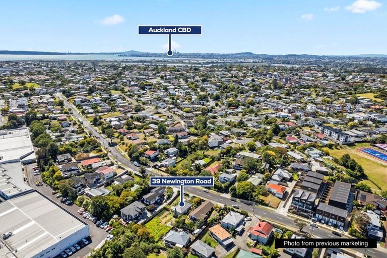 Photo of property in 39 Newington Road, Henderson, Auckland, 0612