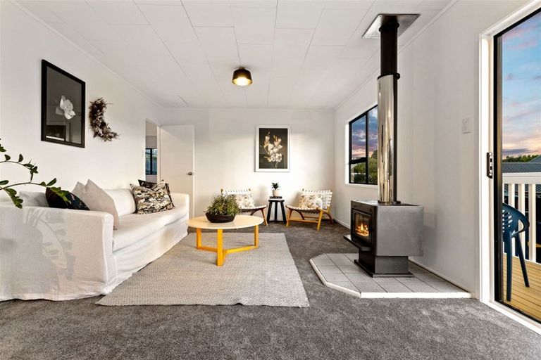 Photo of property in 1/9 Darcy Place, Massey, Auckland, 0614