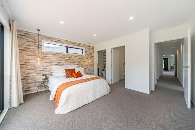 Photo of property in 11 Buddle Road, Wallaceville, Upper Hutt, 5018