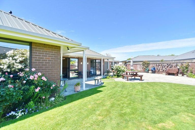 Photo of property in 11 Amdale Avenue, Broomfield, Christchurch, 8042