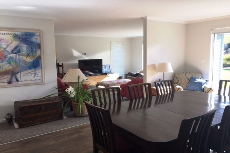 Photo of property in 3 Laly Haddon Place, Matakana, Warkworth, 0985