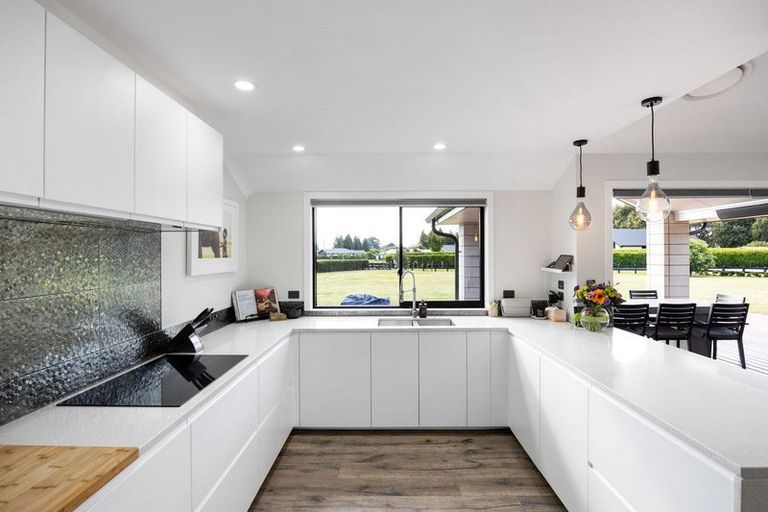 Photo of property in 11 South Oaks Close, Pukemoremore, Cambridge, 3493