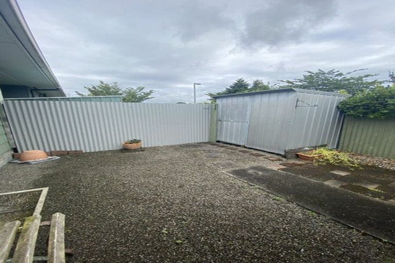 Photo of property in 12 Cambridge Street, Levin, 5510