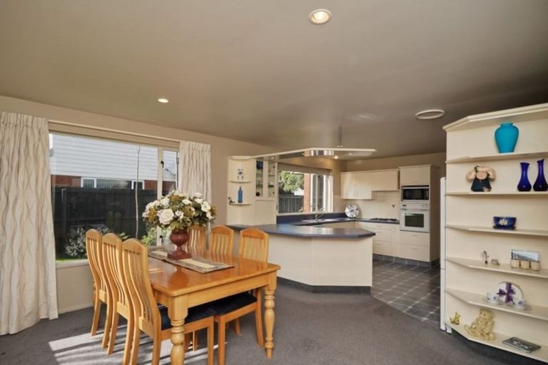 Photo of property in 8 Evenwood Place, Waimairi Beach, Christchurch, 8083