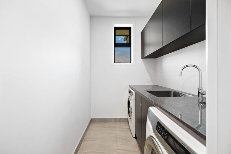 Photo of property in 13 Sapphire Spring Rise, Wanaka, 9305