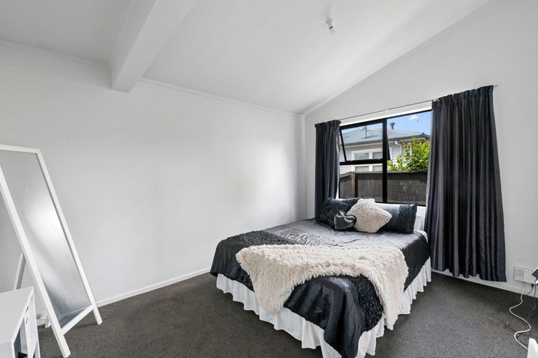 Photo of property in 6 Highbury Drive, Levin, 5510
