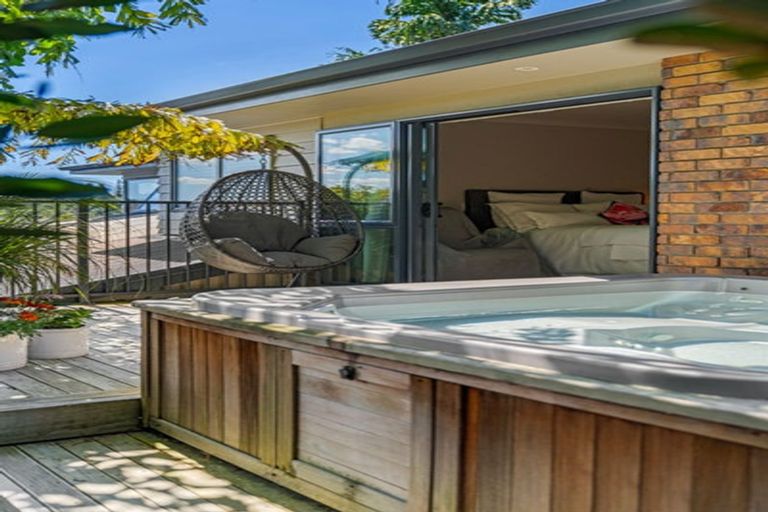 Photo of property in 18 Ko Place, Pyes Pa, Tauranga, 3112