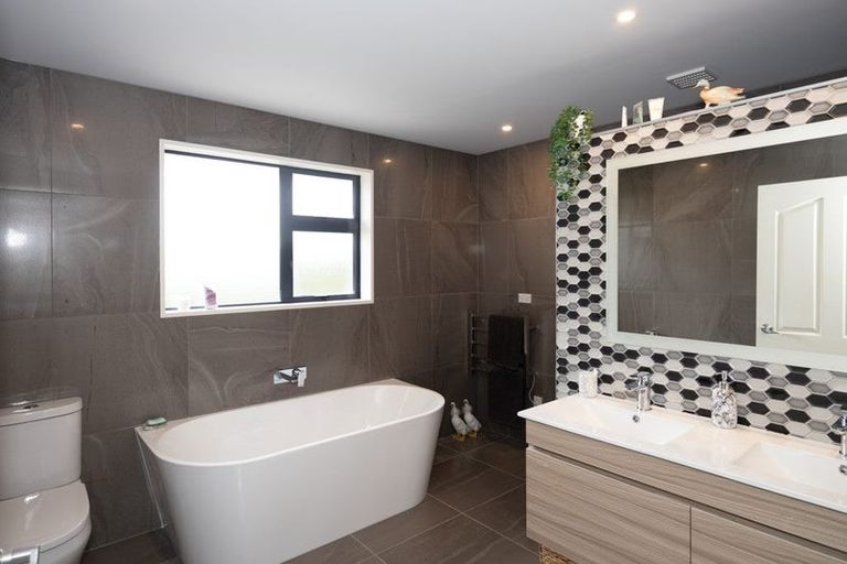 Photo of property in 44 Ure Street, South Hill, Oamaru, 9400