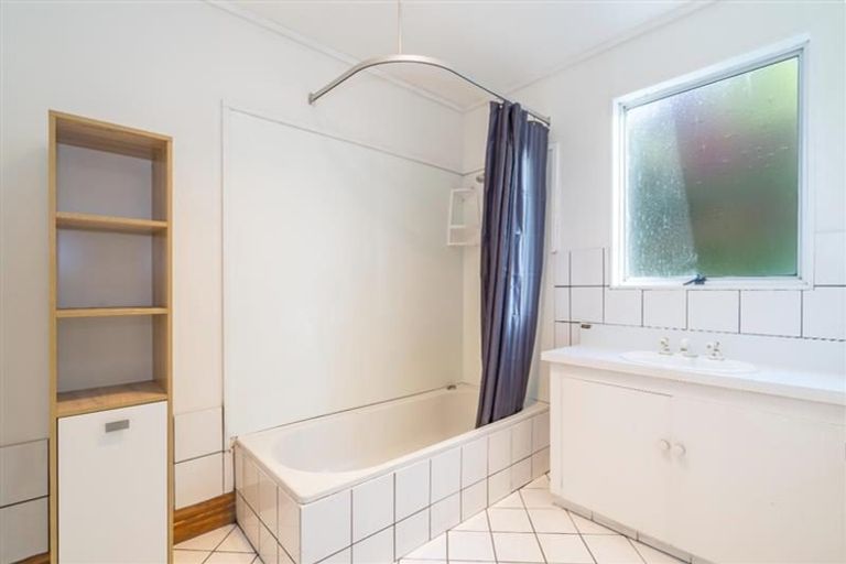 Photo of property in 74 Centennial Avenue, Helensburgh, Dunedin, 9010