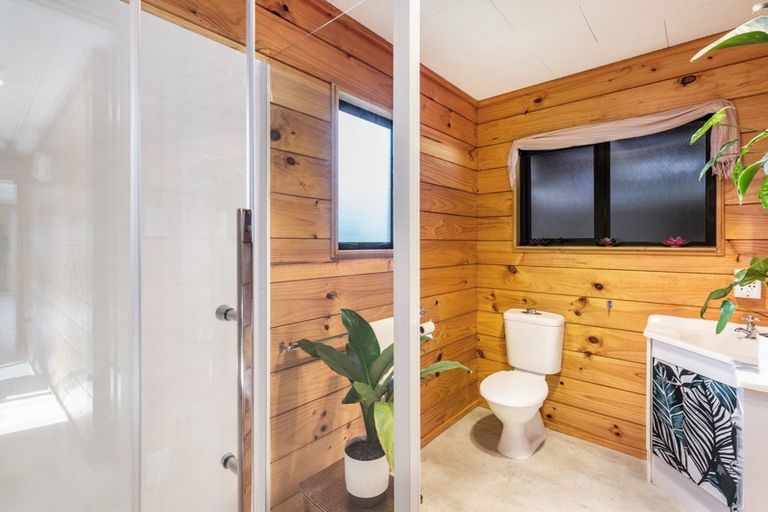 Photo of property in 17 Parerohi Grove, Kuratau, Turangi, 3381