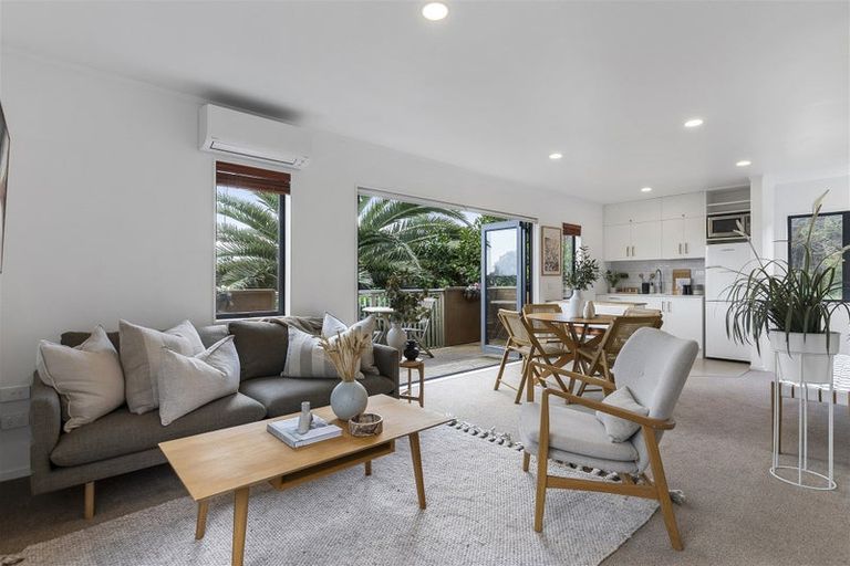 Photo of property in 333 Motutara Road, Muriwai, Waimauku, 0881