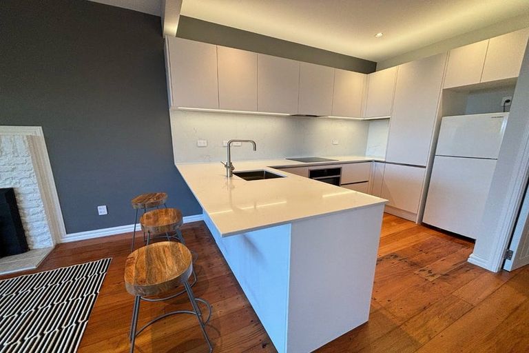 Photo of property in 43 Rona Street, Eastbourne, Lower Hutt, 5013