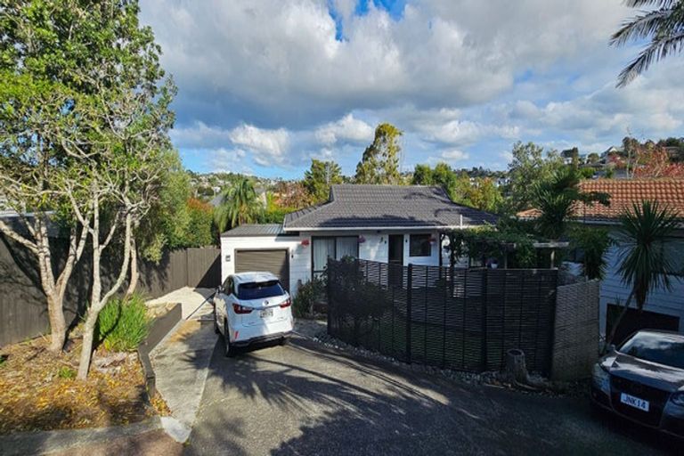 Photo of property in 1/13 Montclair Rise, Browns Bay, Auckland, 0630
