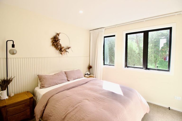 Photo of property in 2a Mcquoid Place, Glenfield, Auckland, 0629