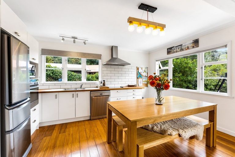 Photo of property in 39 Rawhiti Street, Stokes Valley, Lower Hutt, 5019