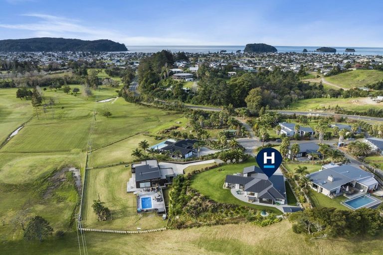 Photo of property in 19 Titoki Lane, Whangamata, 3691