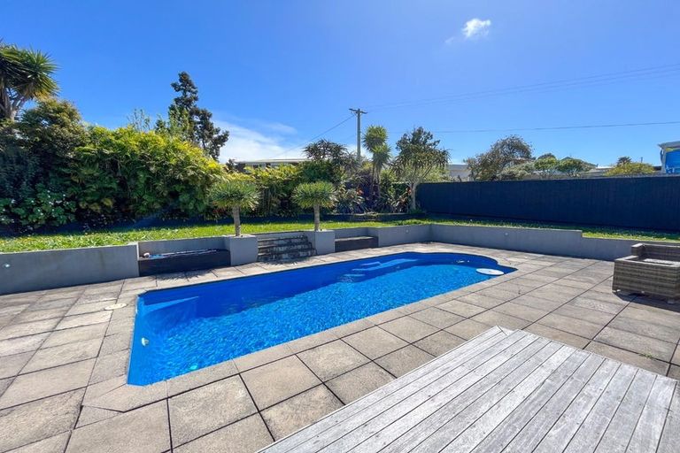 Photo of property in 47 Park Road, Glenfield, Auckland, 0629