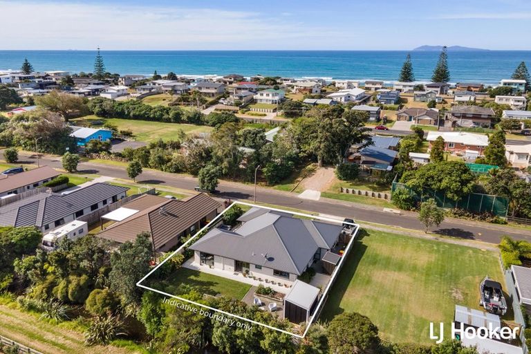 Photo of property in 11 Ian Place, Waihi Beach, 3611