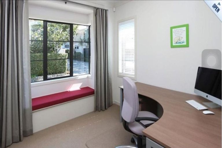 Photo of property in 1a Burford Place, Mellons Bay, Auckland, 2014