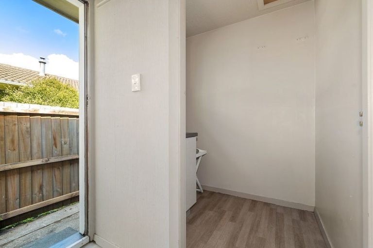 Photo of property in 62 Oakley Crescent, Hornby, Christchurch, 8042