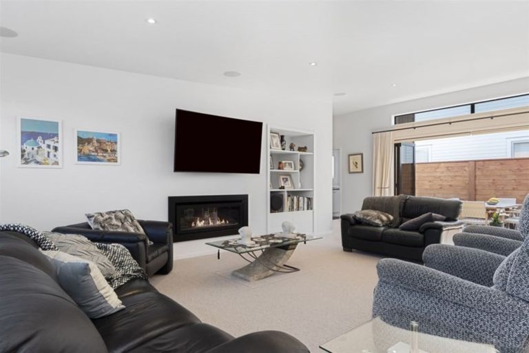 Photo of property in 33 Coast Boulevard, Papamoa Beach, Papamoa, 3118