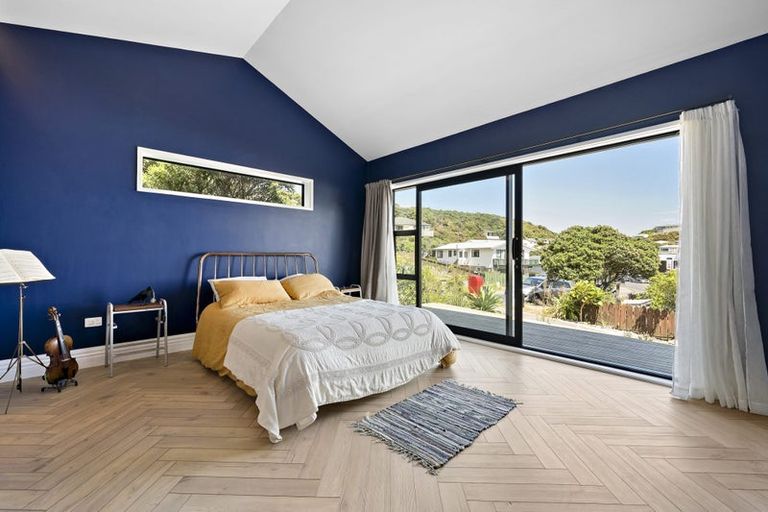 Photo of property in 11 Frobisher Street, Island Bay, Wellington, 6023