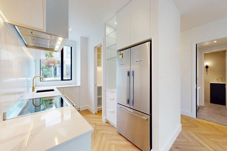 Photo of property in 9a Edge Hill, Mount Victoria, Wellington, 6011