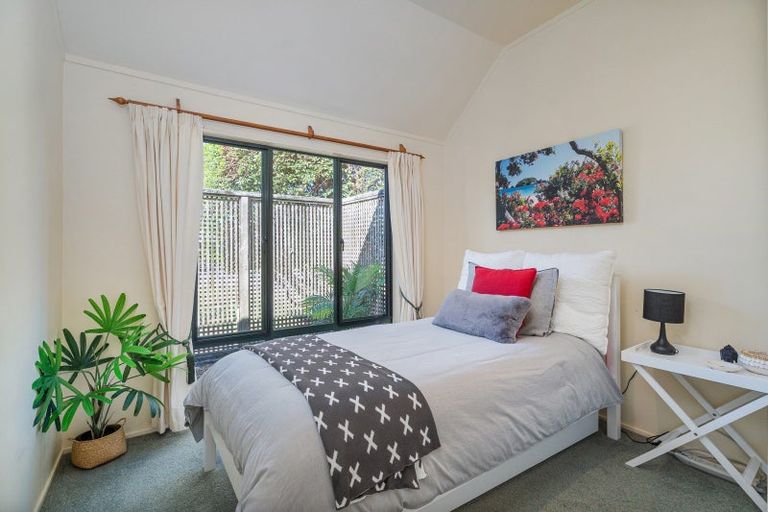 Photo of property in 28 Hahei Beach Road, Hahei, Whitianga, 3591