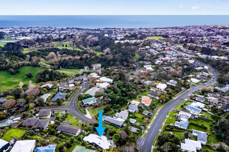 Photo of property in 1 Te Mara Place, Merrilands, New Plymouth, 4312