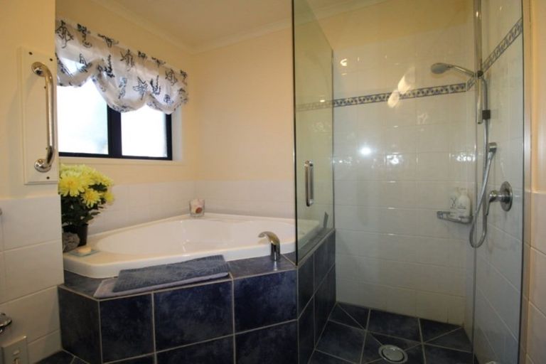 Photo of property in 130 Puka Crescent, Matarangi, Whitianga, 3592