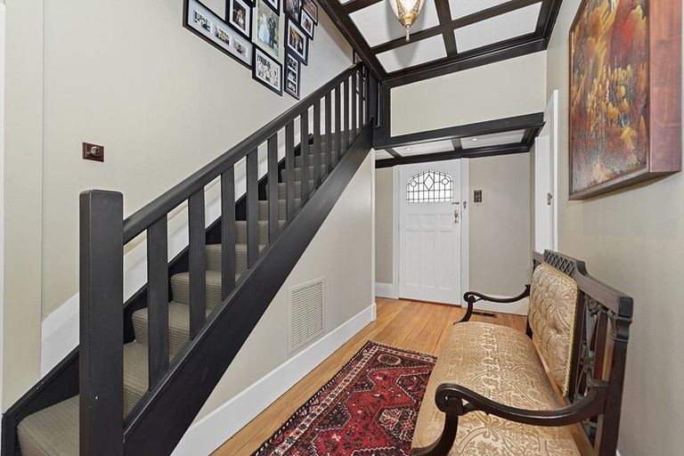 Photo of property in 48 Hillcrest Road, Hillcrest, Hamilton, 3216