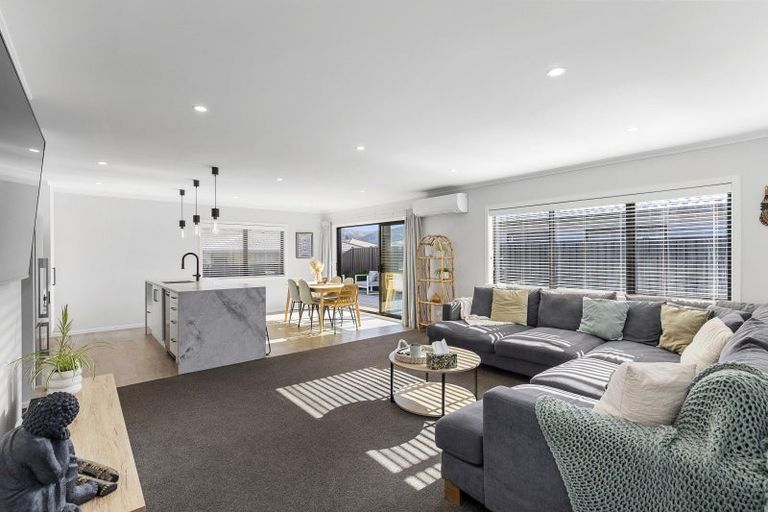 Photo of property in 53 Buddle Road, Wallaceville, Upper Hutt, 5018