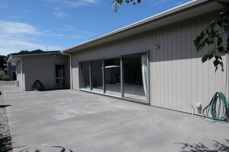 Photo of property in 17 Charlotte Way, Raumati South, Paraparaumu, 5032