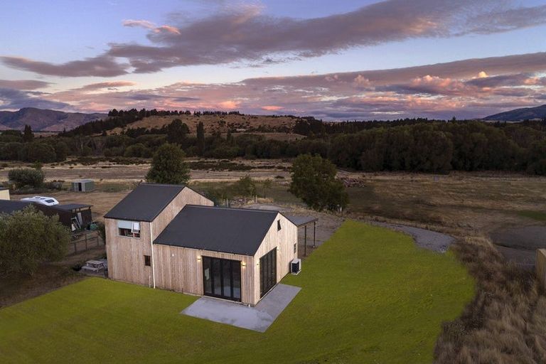 Photo of property in 2/19 Monteith Road, Albert Town, Wanaka, 9382