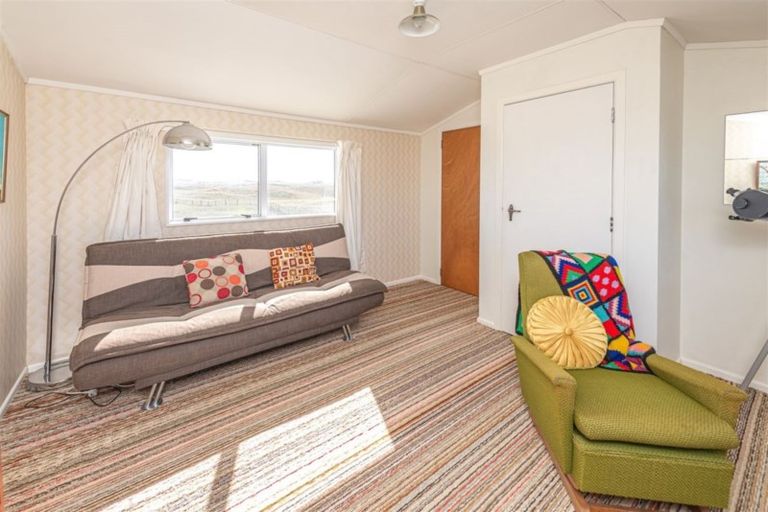 Photo of property in 40 Coleman Avenue, Waverley, 4591