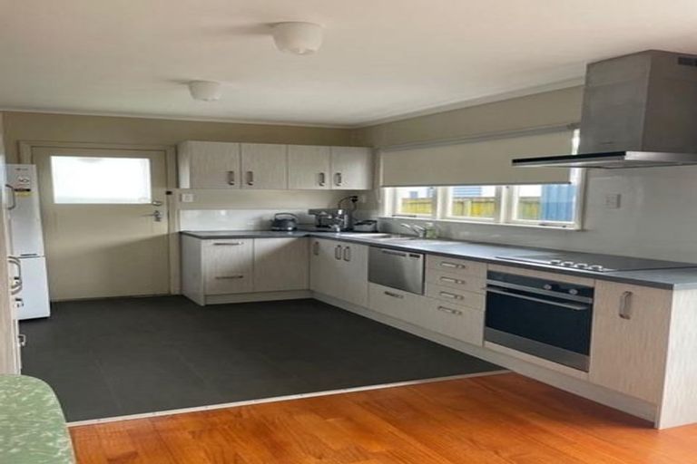 Photo of property in 72b Arimu Road, Papakura, 2110