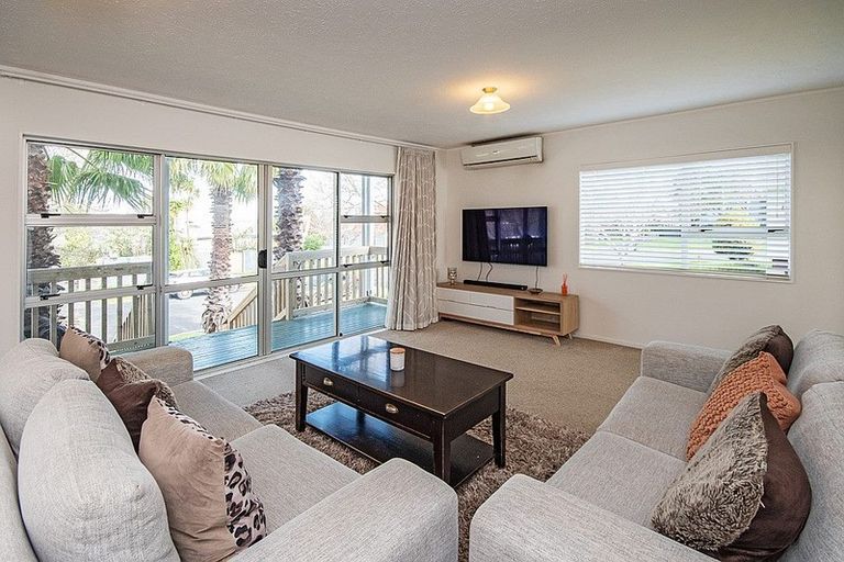 Photo of property in 5 Lorelei Place, Opaheke, Papakura, 2113