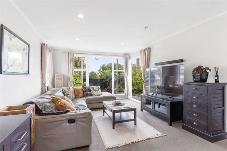 Photo of property in 253 Rangatira Road, Beach Haven, Auckland, 0626